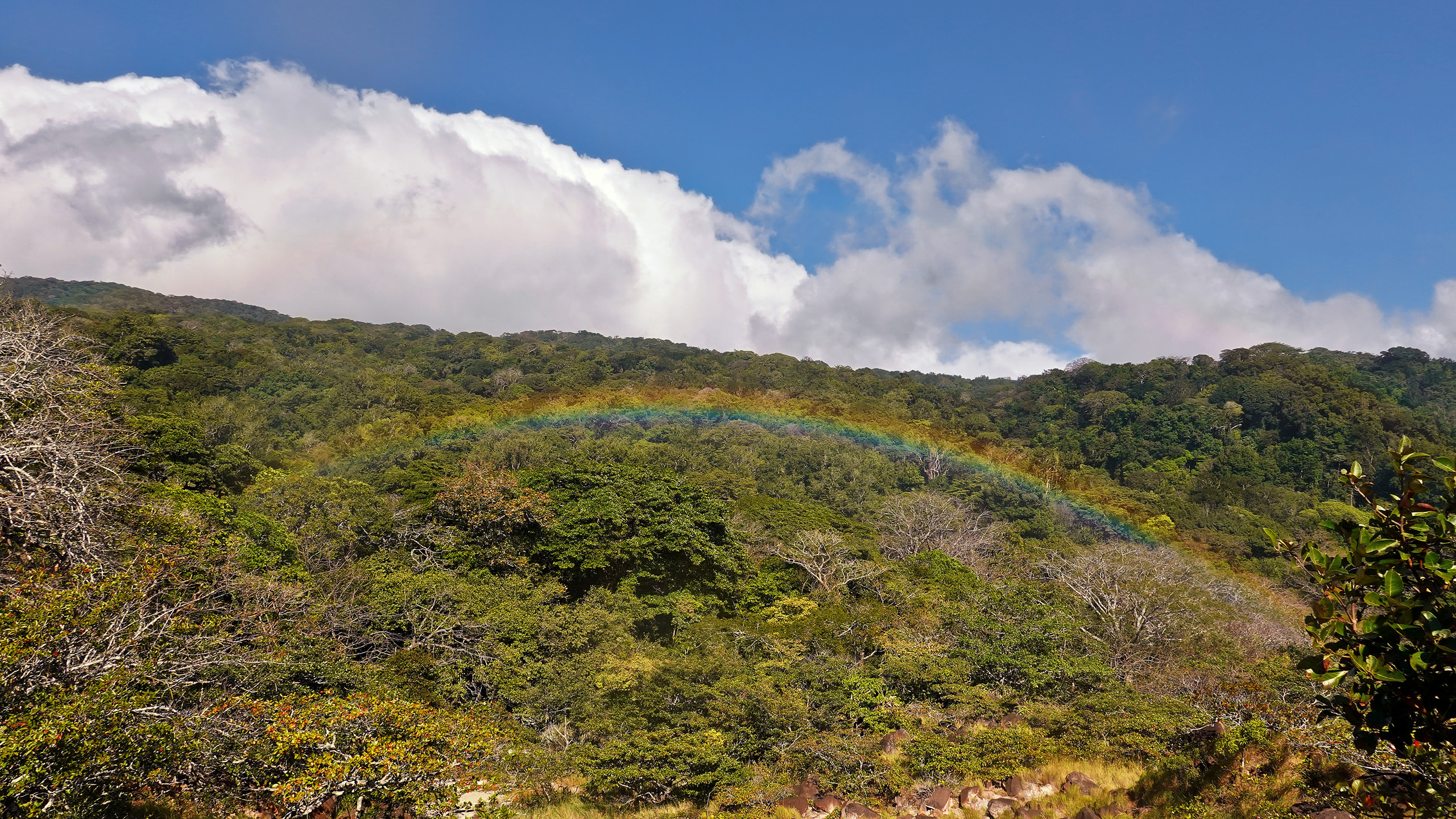 Regenbogen im Parque Nacional Rincón de la Vieja